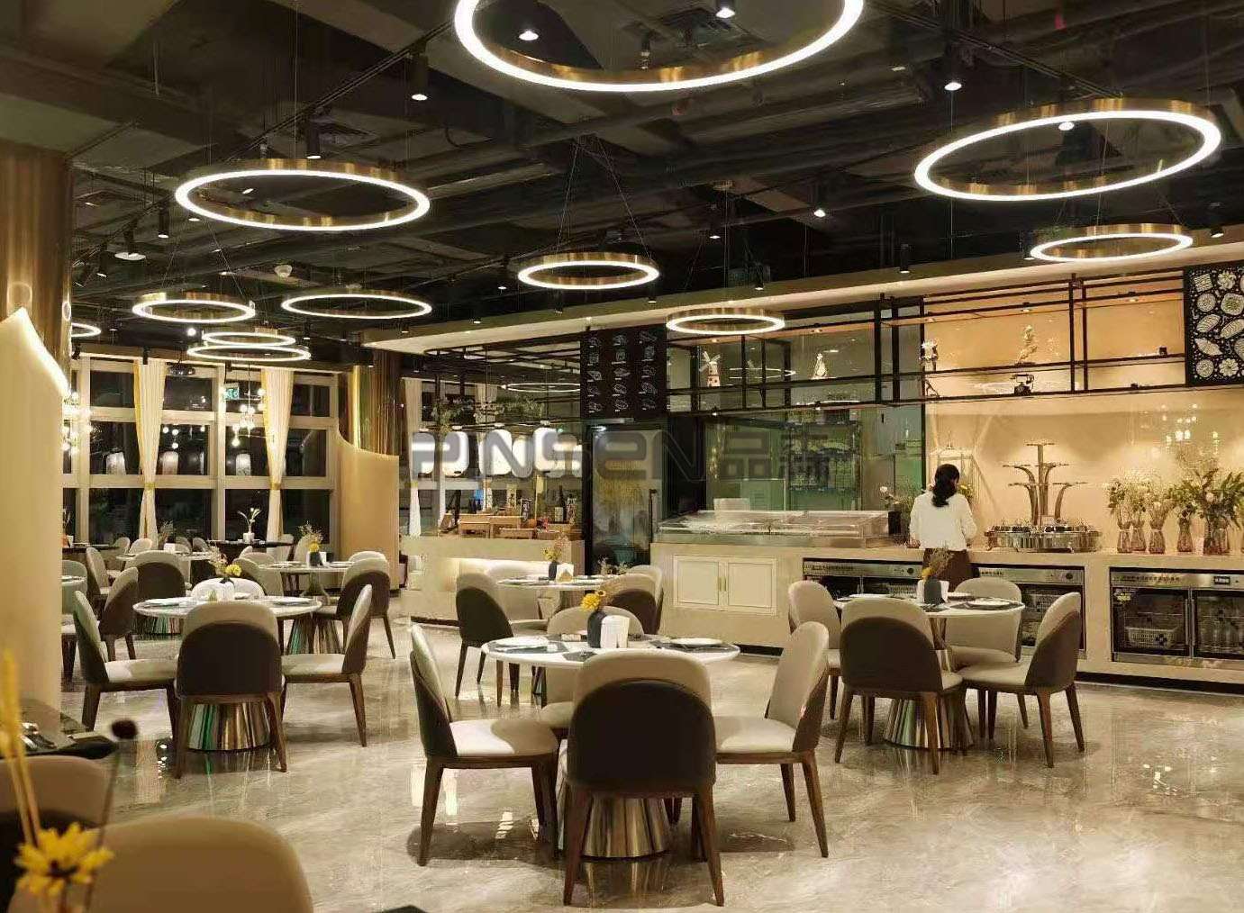 波菲德火鍋桌椅