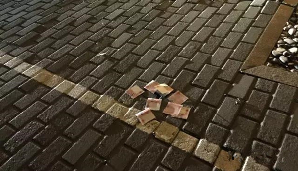 餐廳派傳單的N種姿勢(shì) 這樣發(fā)能省掉20萬(wàn)的廣告費(fèi)！