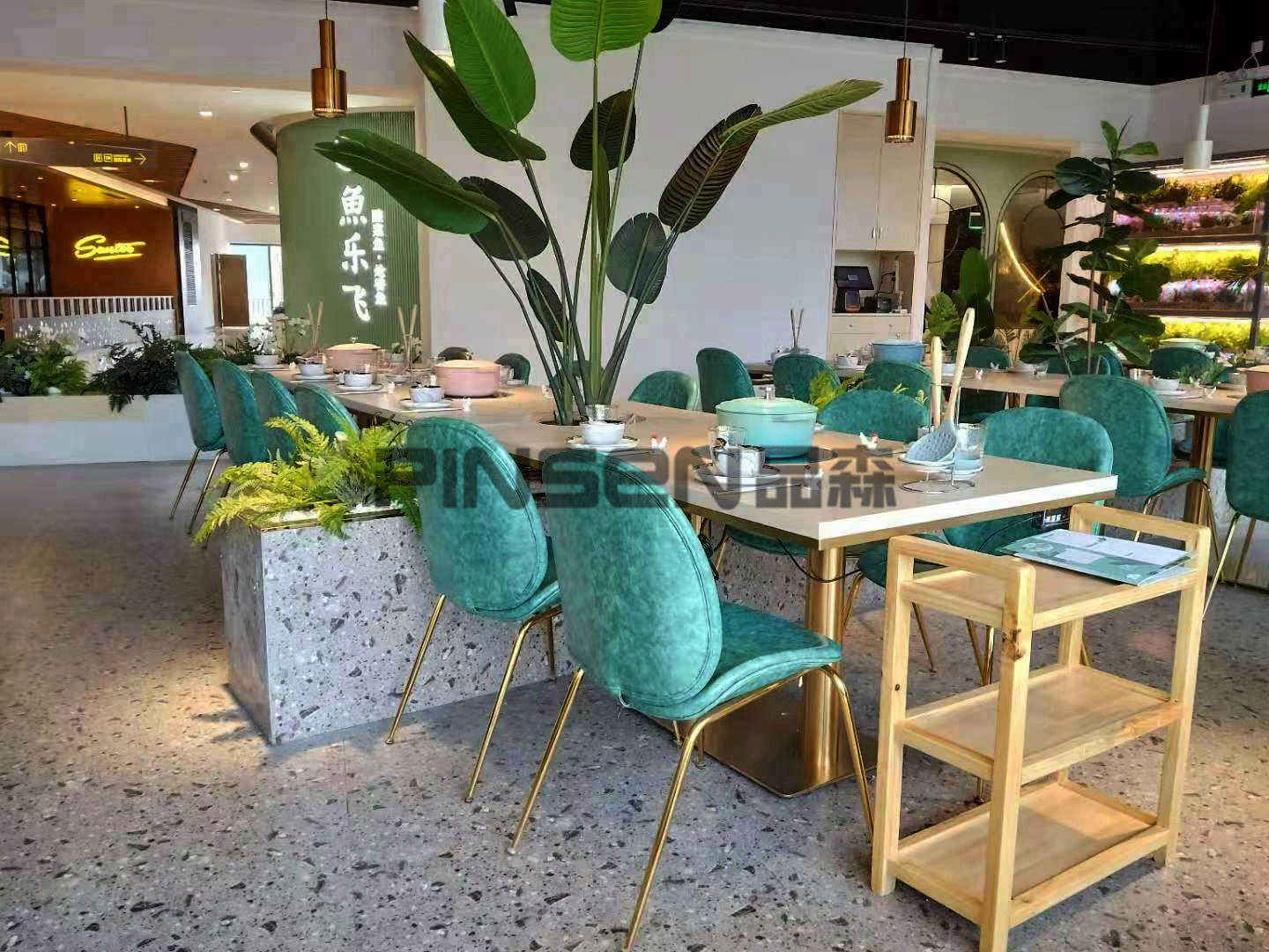 無(wú)煙火鍋?zhàn)缊D片