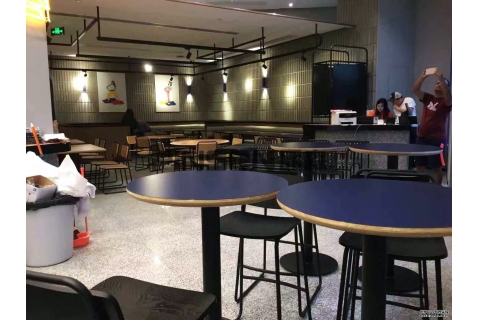  深圳怎么尋找定做酒吧吧臺(tái)桌椅家具定制廠家