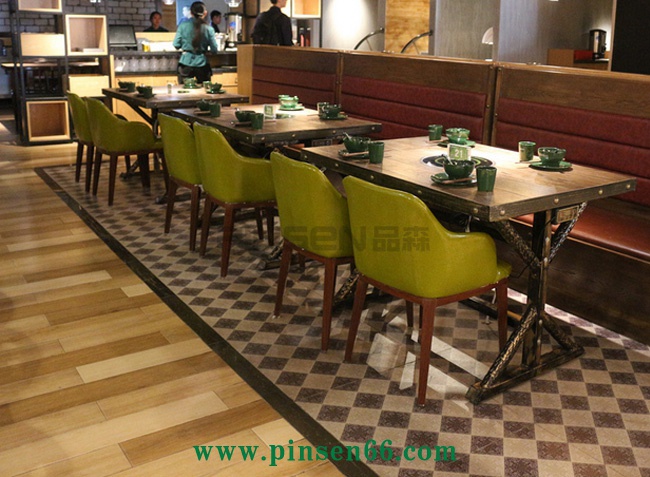 實(shí)木火鍋?zhàn)酪? src=